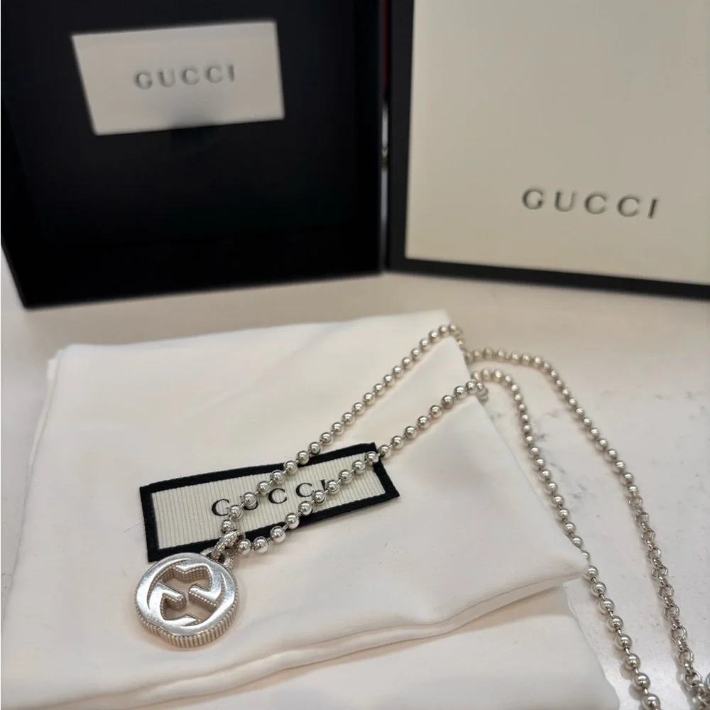Gucci Silver Logo Pendant Necklace - Picture 5 of 8
